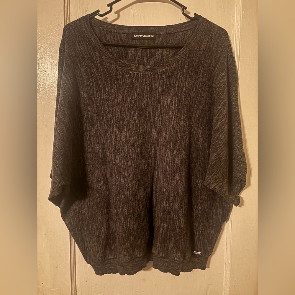 DKNY top